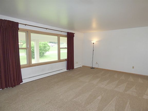 4th image of 1317 Roelke Dr