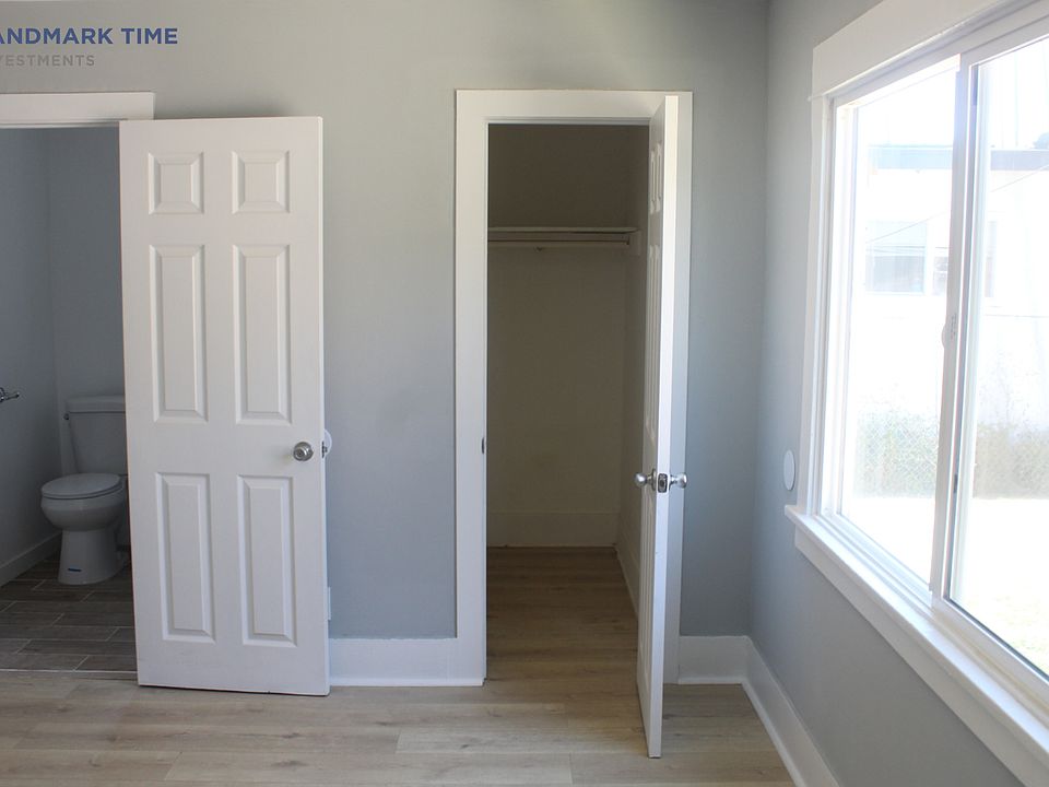 1st image of 1070-1076 W 56th St #1074