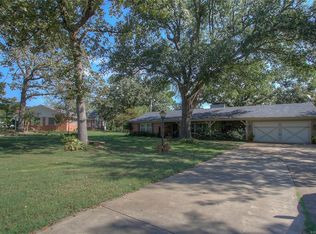 1421 S Woodland Dr, Okmulgee, OK 74447