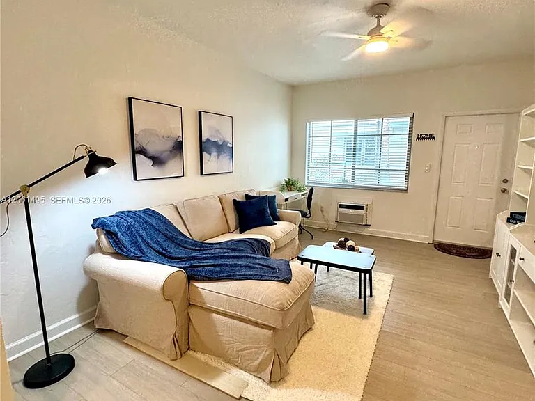 1561 Lenox Ave #6 — Photo 1