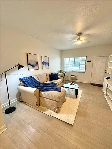 1561 Lenox Ave #6 Photo 1