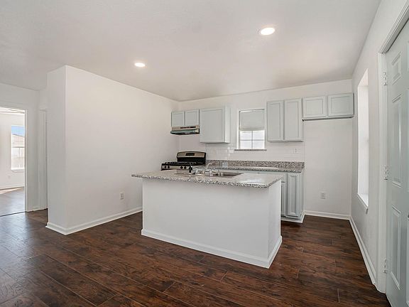 4th image of 3611 Noble Ave APT B