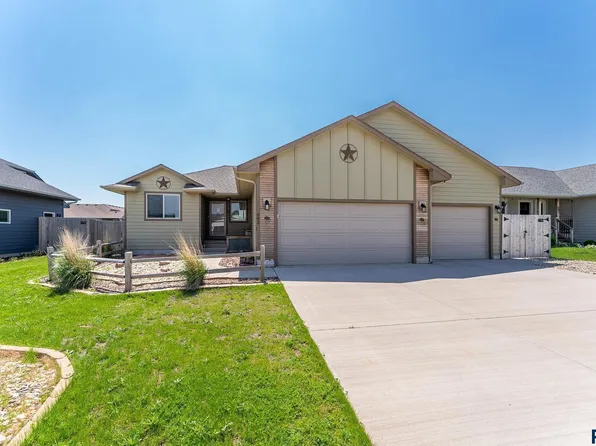 603 Legendary Dr, Harrisburg, SD 57032