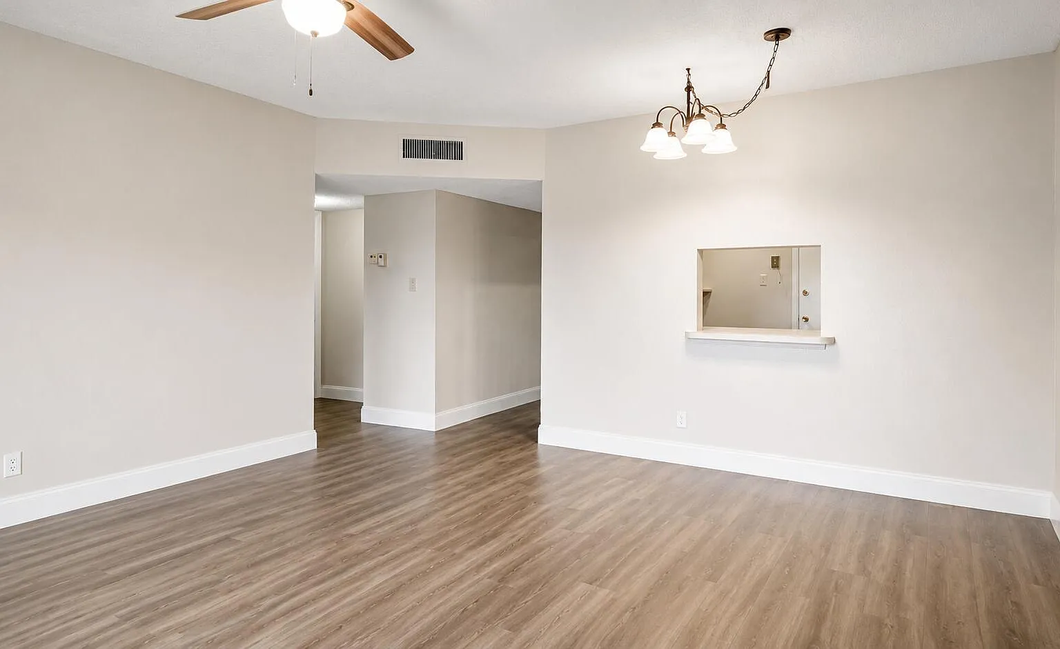 2 bed, 2.0 bath, 957 sqft, $1,600 — Photo 4