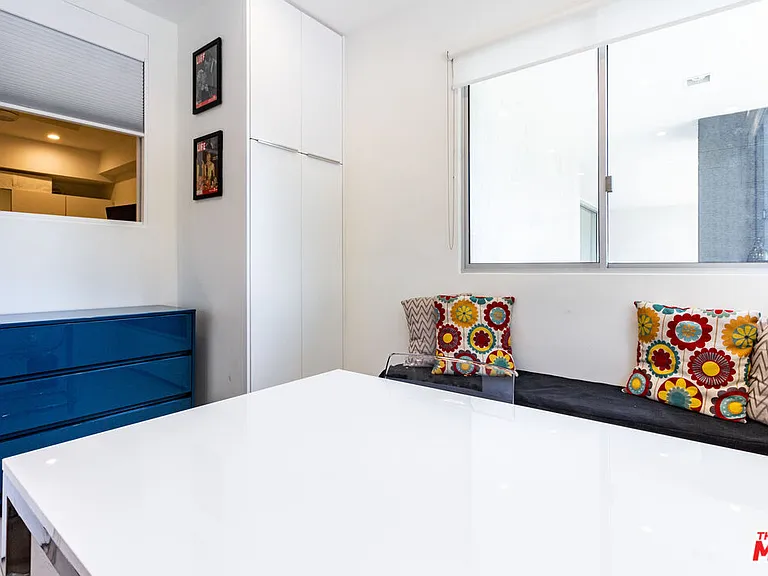 838 N Doheny Dr #203 — Photo 7