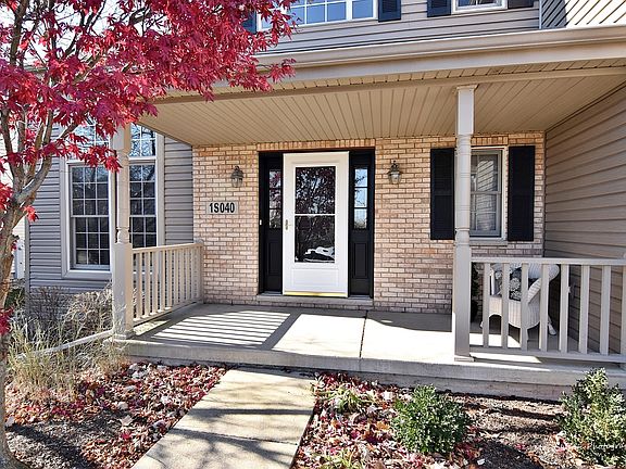2nd image of 1S040 E Mallory Dr