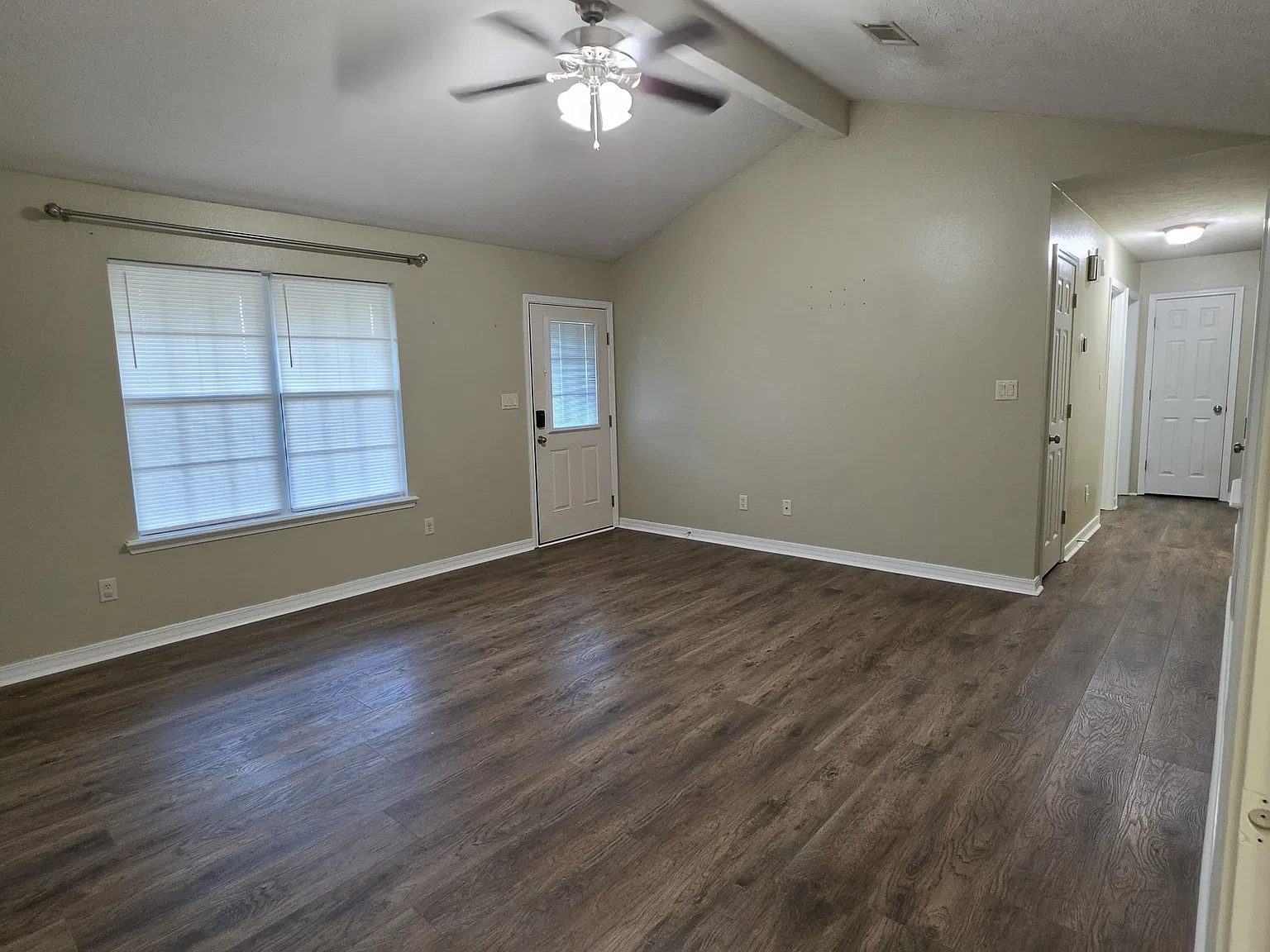 3 bed, 1185 sqft, $1,500 — Photo 4