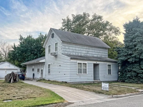 307 E Elm St, Glasco, KS 67445