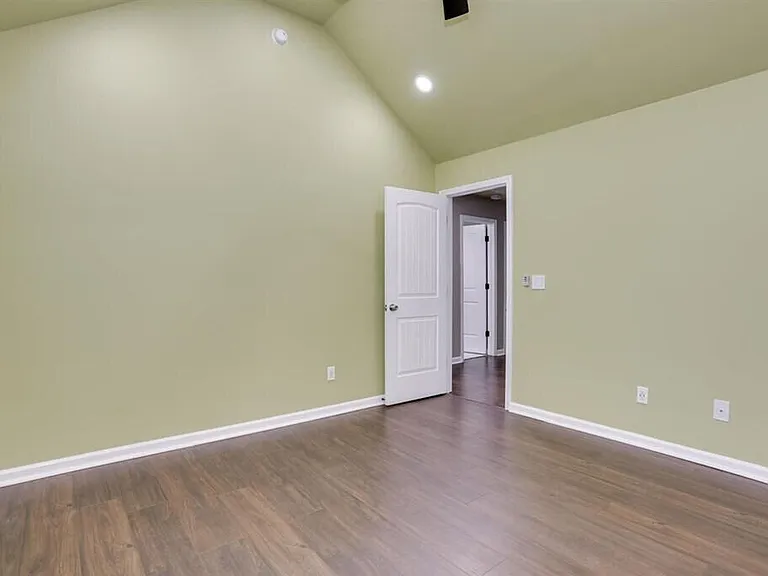 3013 Burgess St — Photo 18