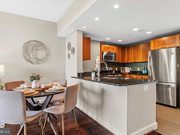4th image of 2451 Midtown Ave APT 606