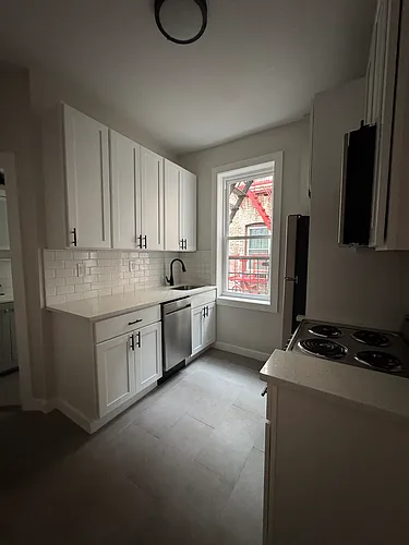 Hudson Ave Photo 1