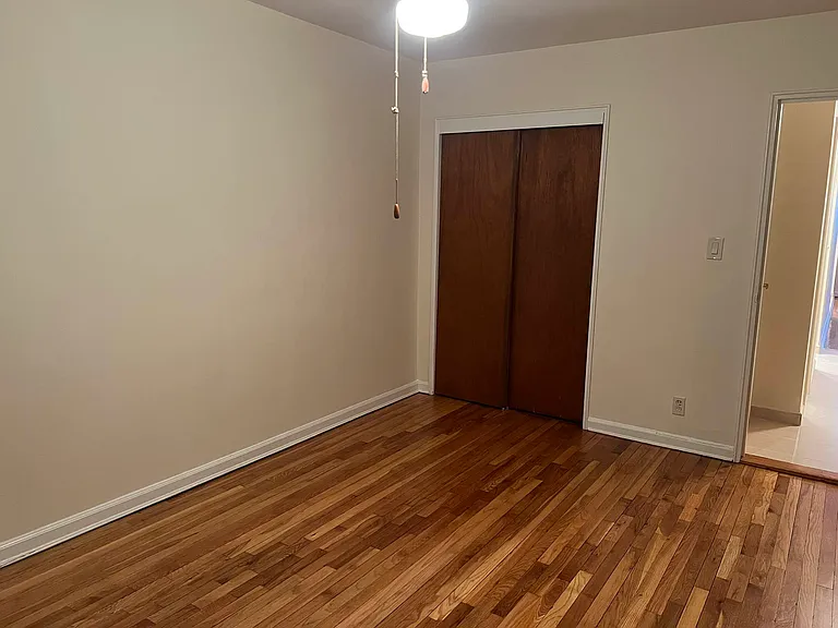 21-04 Hoyt Ave S #2 — Photo 13