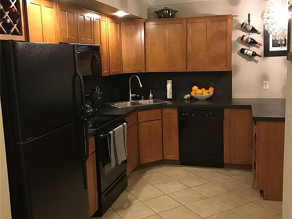 3rd image of 601 W 11th Ave APT 302