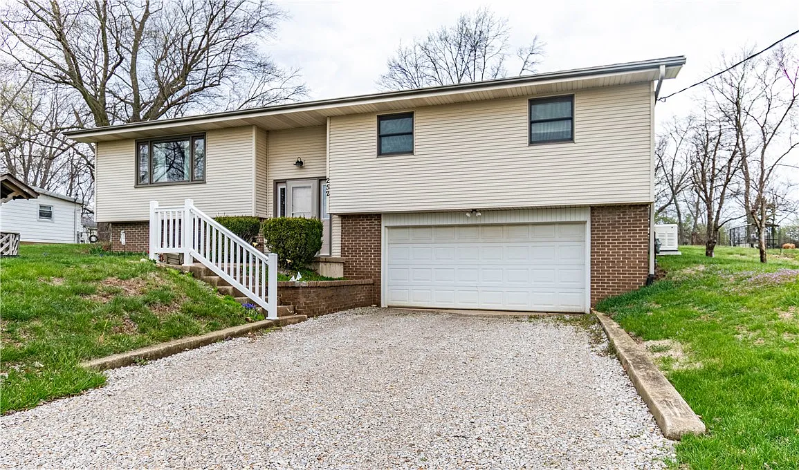 252 Shepard Dr photo 1