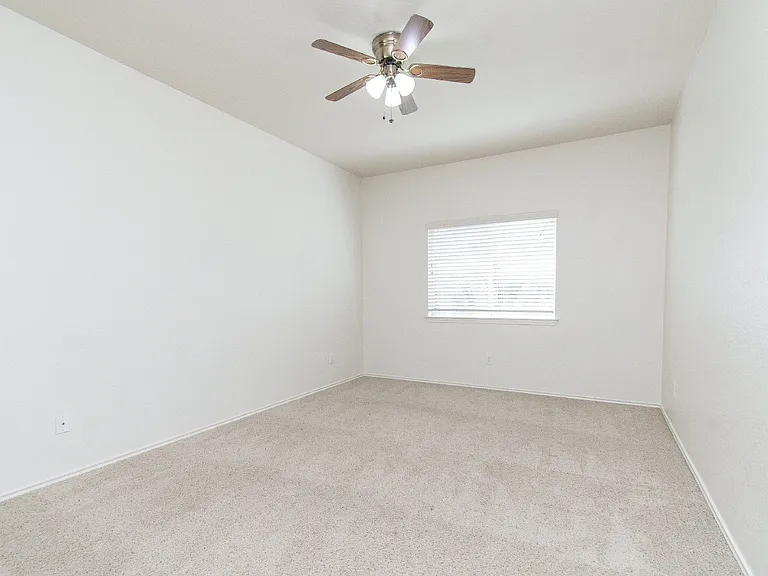 4902 Selenite Ct — Photo 12