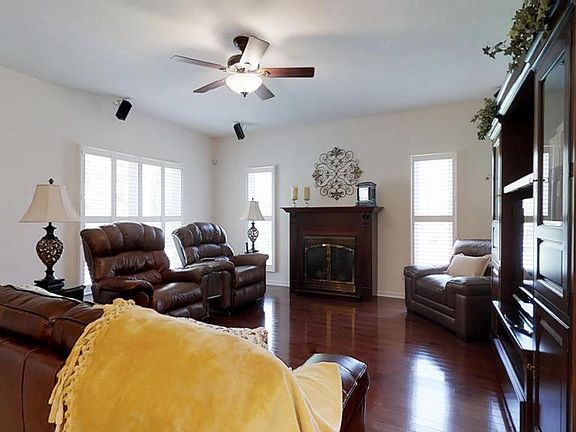 2nd image of 262 Oak Place Dr