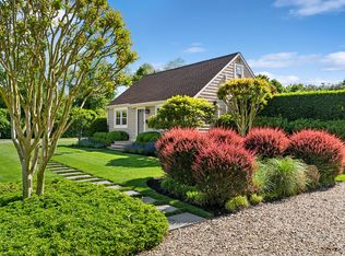 98 Pelham St, Southampton, NY 11968
