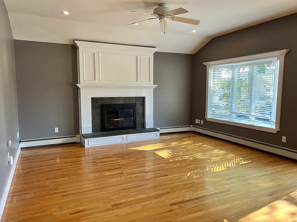 105 Argyle Dr