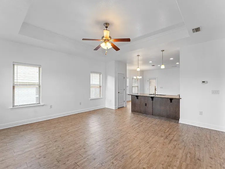 27320 Lashay Dr — Photo 32