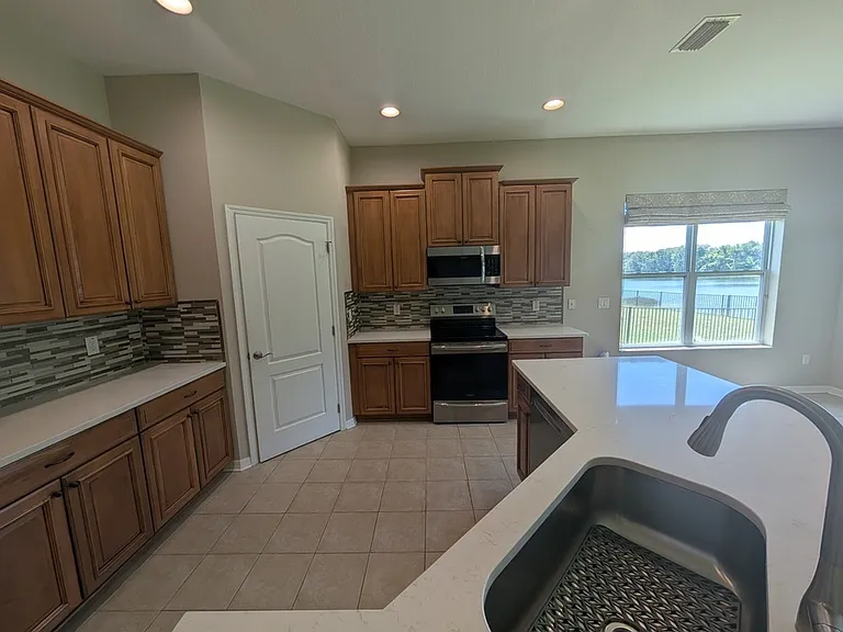 7730 Crescent Palm Dr — Photo 17