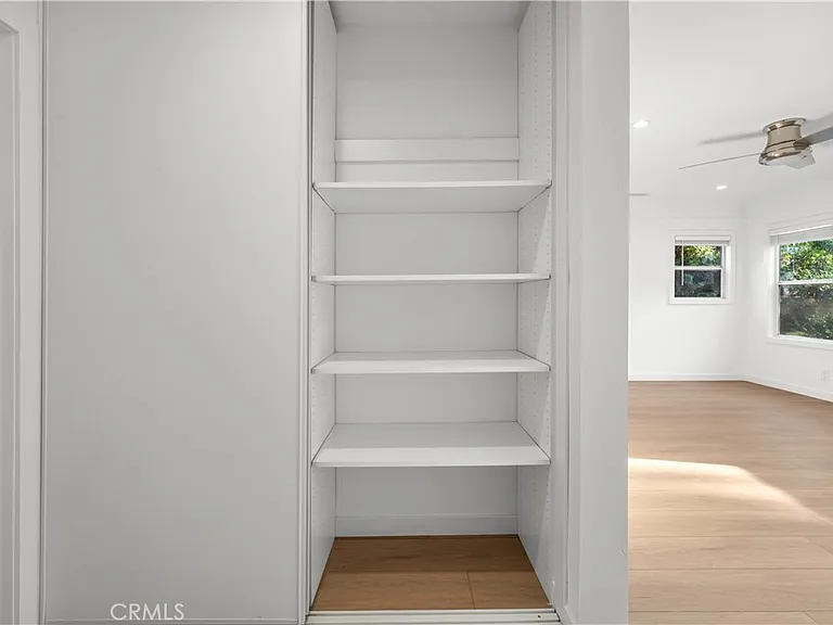 6642 Vineland Ave — Photo 14