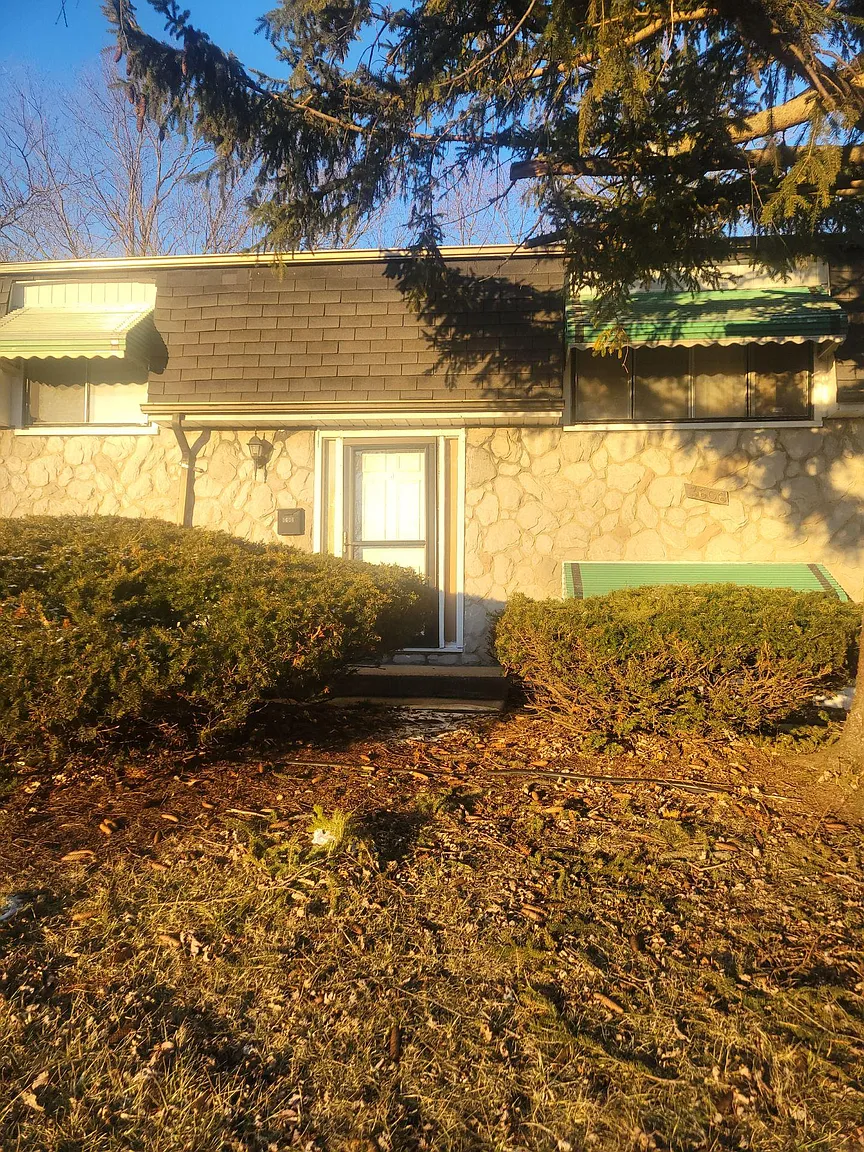3608 176th St photo 1