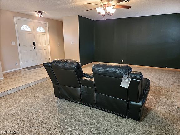 3rd image of 1400 Gloria Ln