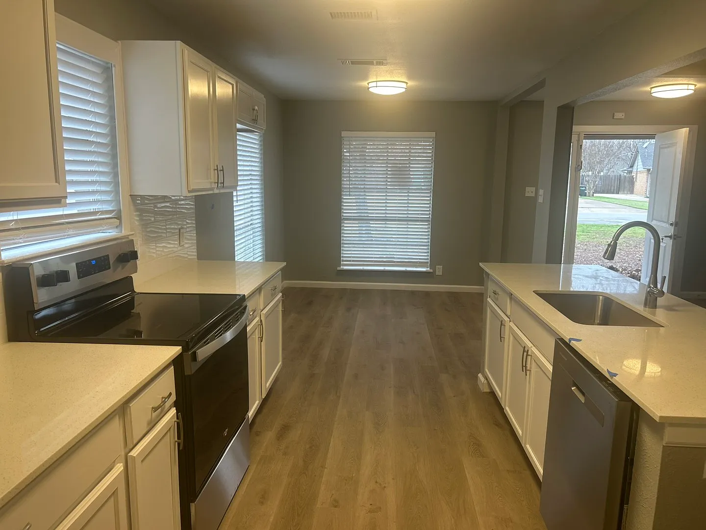 3 bed, 1556 sqft, $2,095 — Photo 4