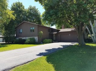 1415 Ridgeway Dr, Neenah, WI 54956