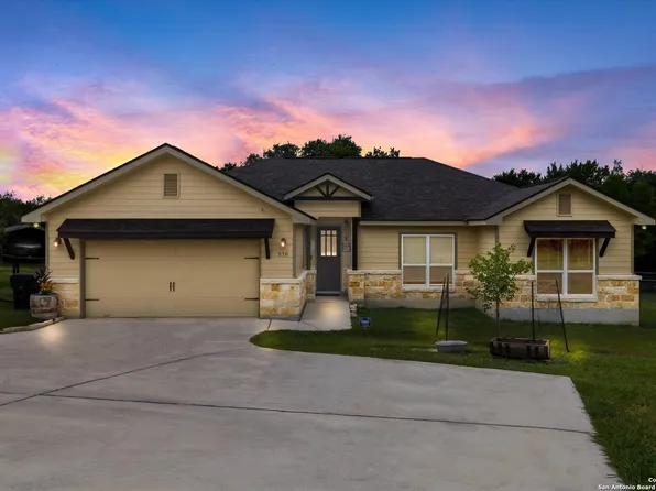 570 La Paloma, Canyon Lake, TX 78133