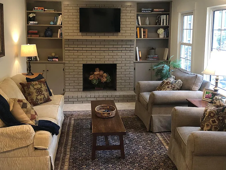 315 Circle Ln — Photo 10