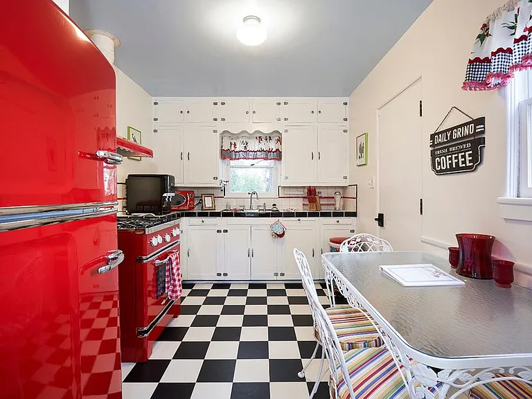610 Glenwood Ave — Photo 10