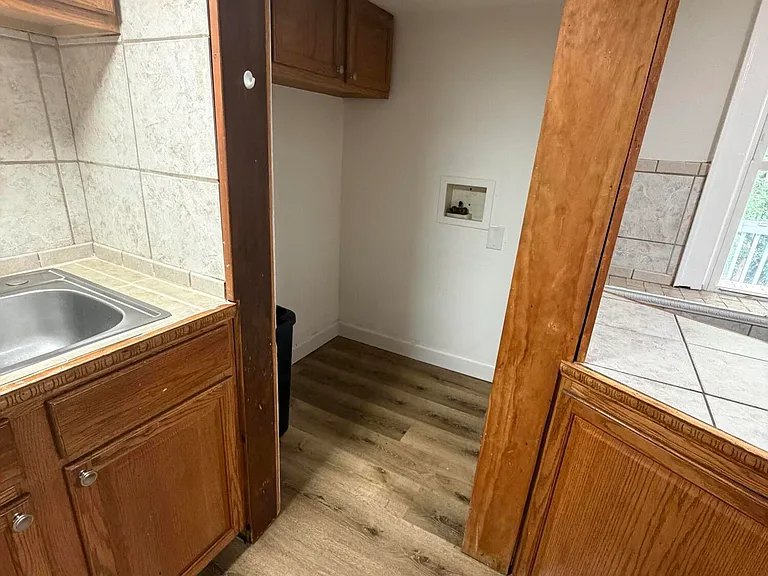 77 Saint Clair St #2 — Photo 4