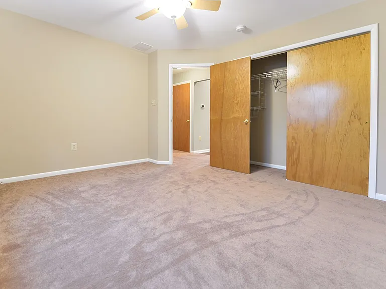 107 E Kings Hwy — Photo 22