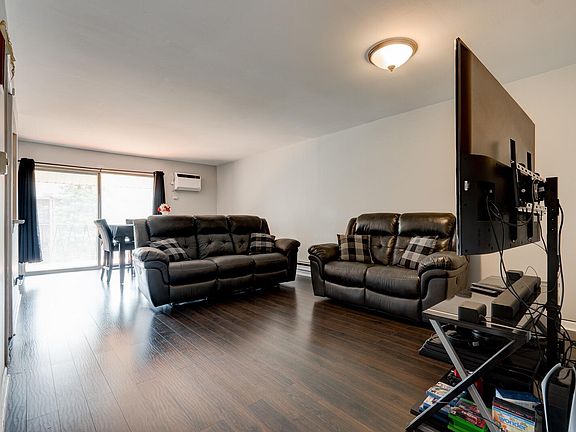 2nd image of 5337 Waterbury Way APT 406A