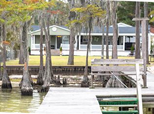 113 Maple Ave, Elizabethtown, NC 28337