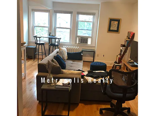 Rented by Metropolis International Realty Inc. | media 19