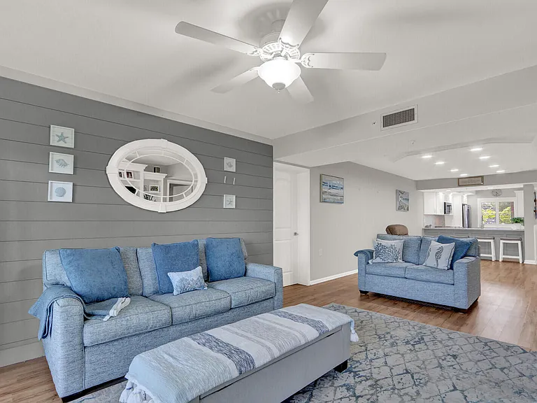 701 Seafarer Cir #105 — Photo 5