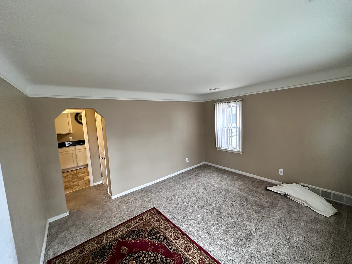 Building Photo - 5688 Colonial St