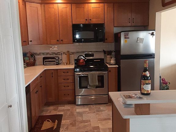 5th image of 239 Jules Dr