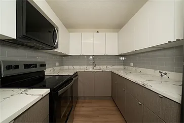 1120 N. LaSalle — Photo 31