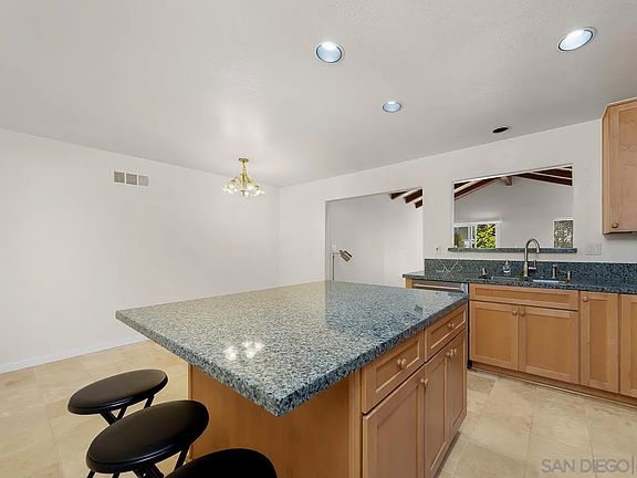 3rd image of 11325 Camarosa Cir