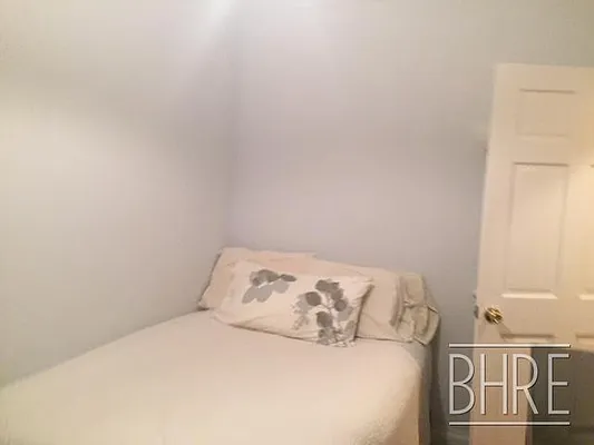 Rented by Brooklyn Heights Real Estate Inc | media 9