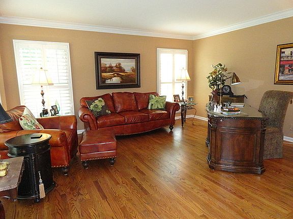 5th image of 1217 Thoroughbred Cir