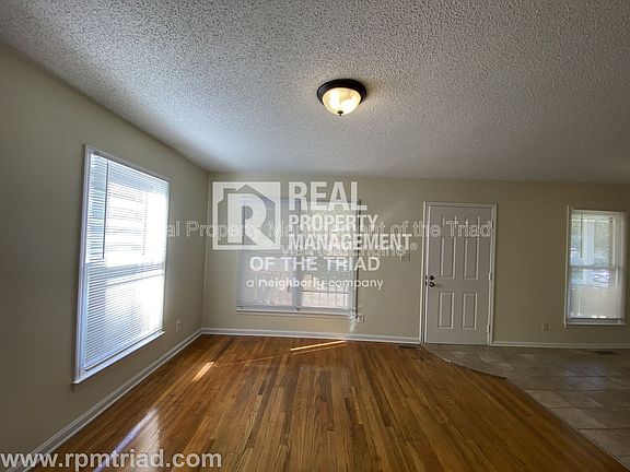4th image of 410 Boyd St