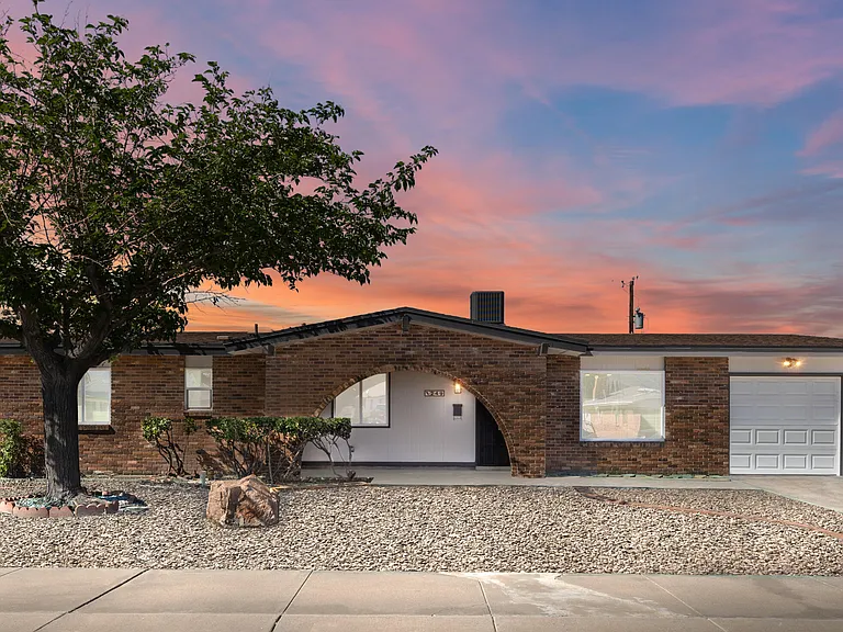249 Vista Bonita St — Photo 1