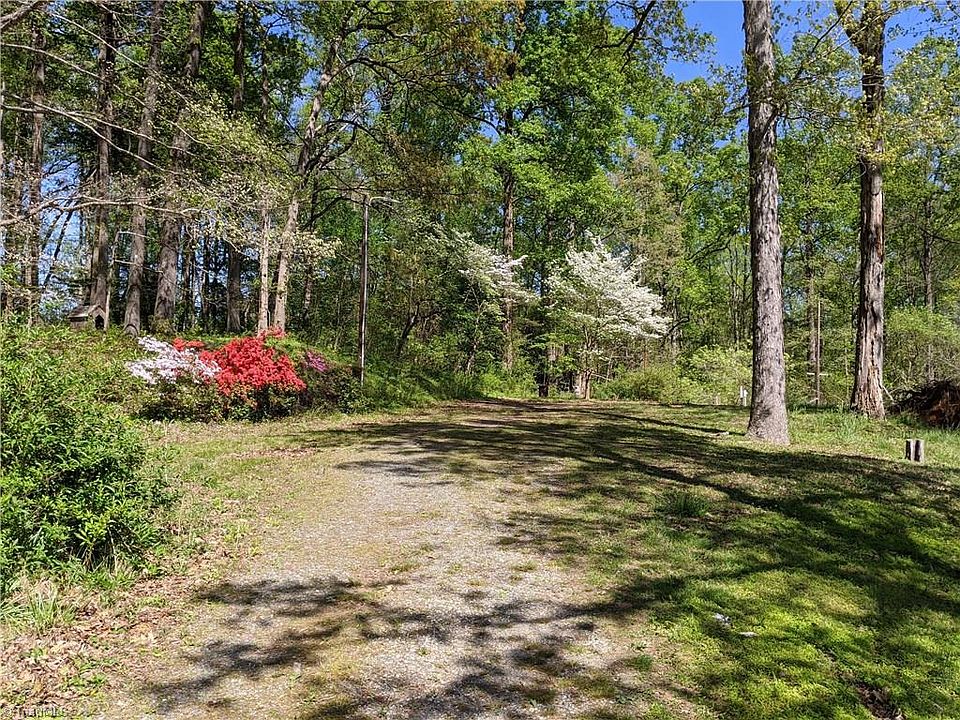 1st image of 135 Hastings Hill Rd