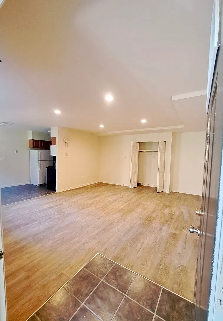 2 bed, 700 sqft, $1,995 — Photo 1