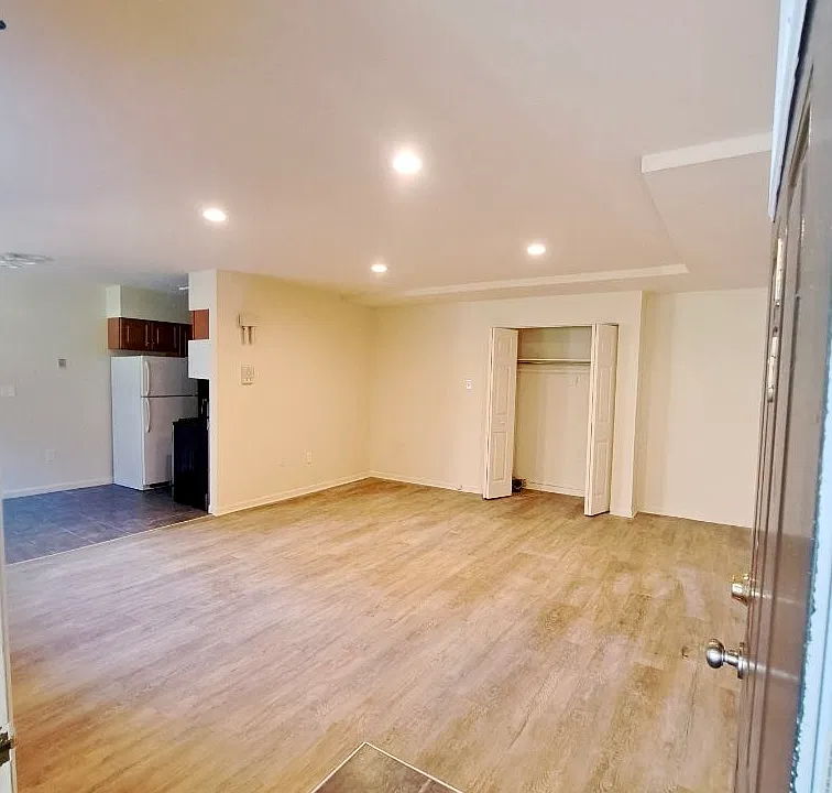 30 Passaic Ave #1C