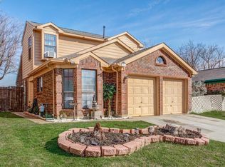 3014 Rustlewind Ln, Grand Prairie, TX 75052